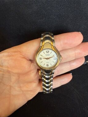 Vintage Y2K Citizen Quartz Women's Two-Tone Dress Watch